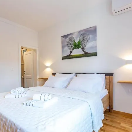 Apartamento Peaceful Murvica Pool, Garden, And Modern Comfort Zadar