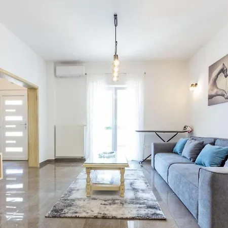 Peaceful Murvica Pool, Garden, And Modern Comfort Apartamento *