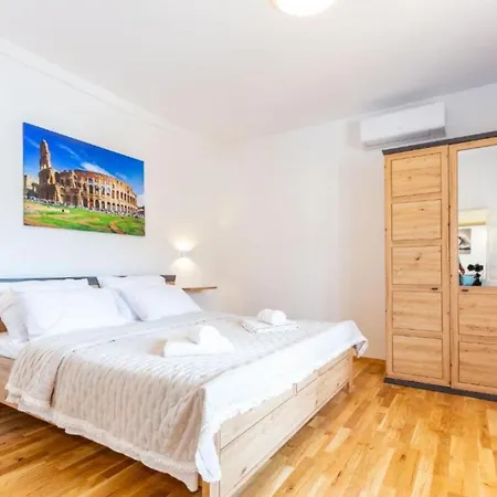 Peaceful Murvica Pool, Garden, And Modern Comfort Apartman *