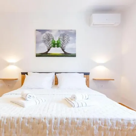 Peaceful Murvica Pool, Garden, And Modern Comfort